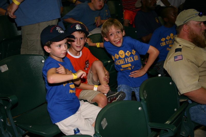 2006-08-02-Scout-campout-Dell-Diamond-26-Dax-Chance-Jack.JPG